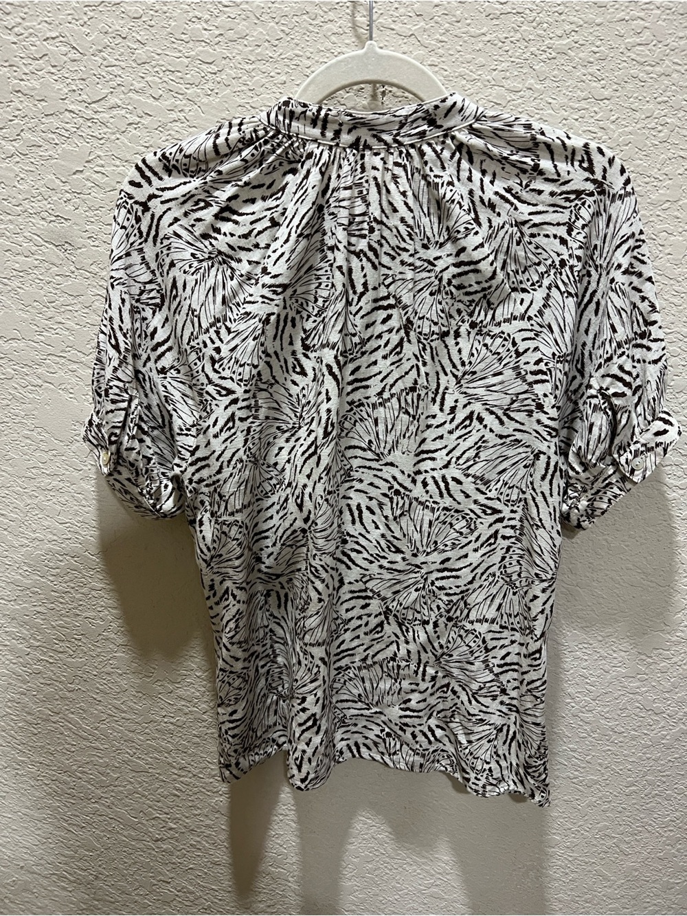 Bella Dahl Short Sleeve Raglan Button Down top animal print size XS - Picture 4 of 7